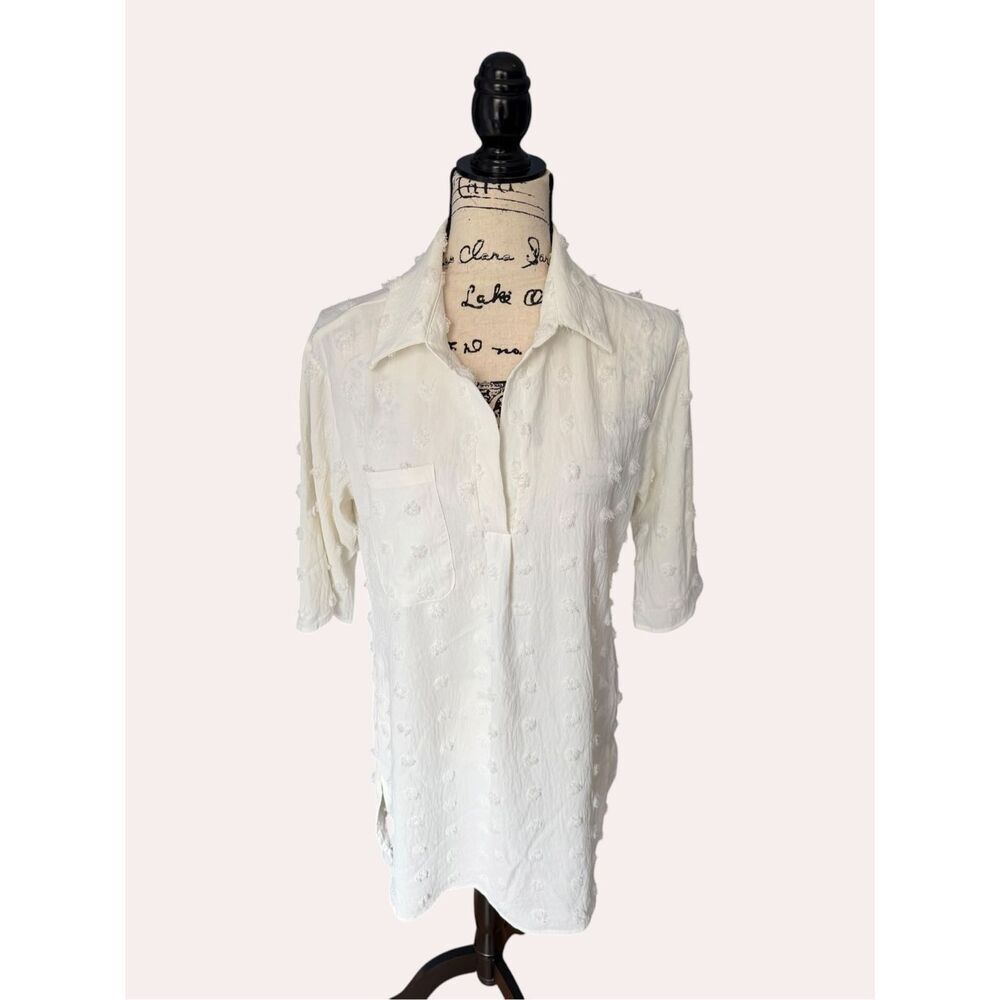 B Brand White Textured Clip Dot Tunic Blouse Sz S 3/4 Roll Tab Sleeve V-Neck